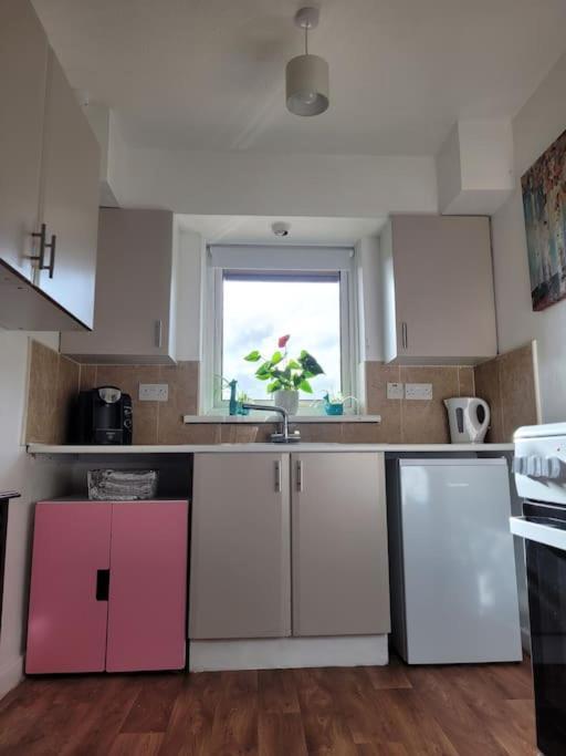 Riverside Bungalow - Direct River Access! Ystradgynlais Екстер'єр фото